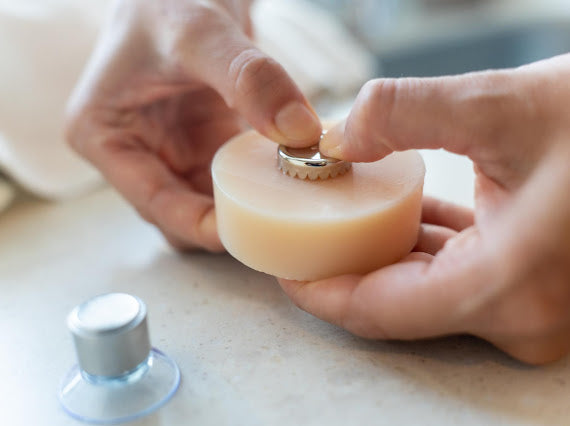 【浮かせて長持ち】マグネットソープホルダー　mana.